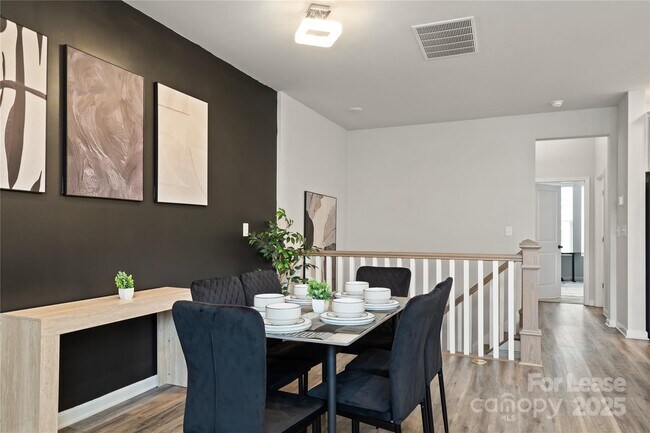 Foto del edificio - 2037 Statesville Ave