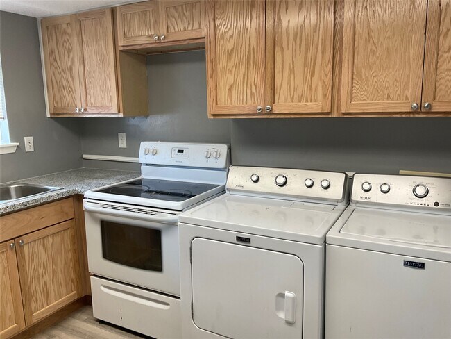 Foto del edificio - 1517 TX-146