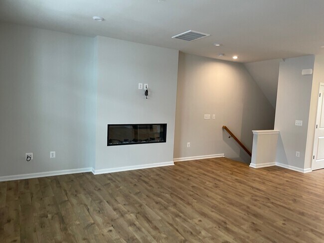 Building Photo - 9233 Magellan Pkwy