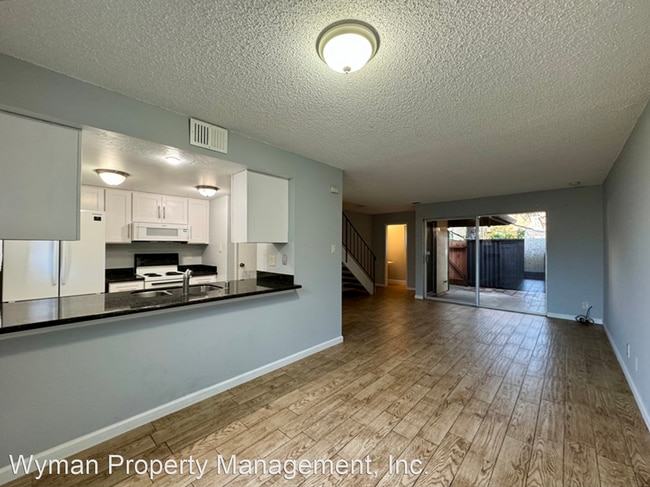 Building Photo - 2 br, 1.5 bath House - 3464 Willis Dr.