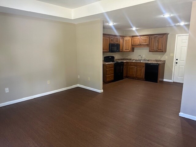 Building Photo - 4301 Manila St