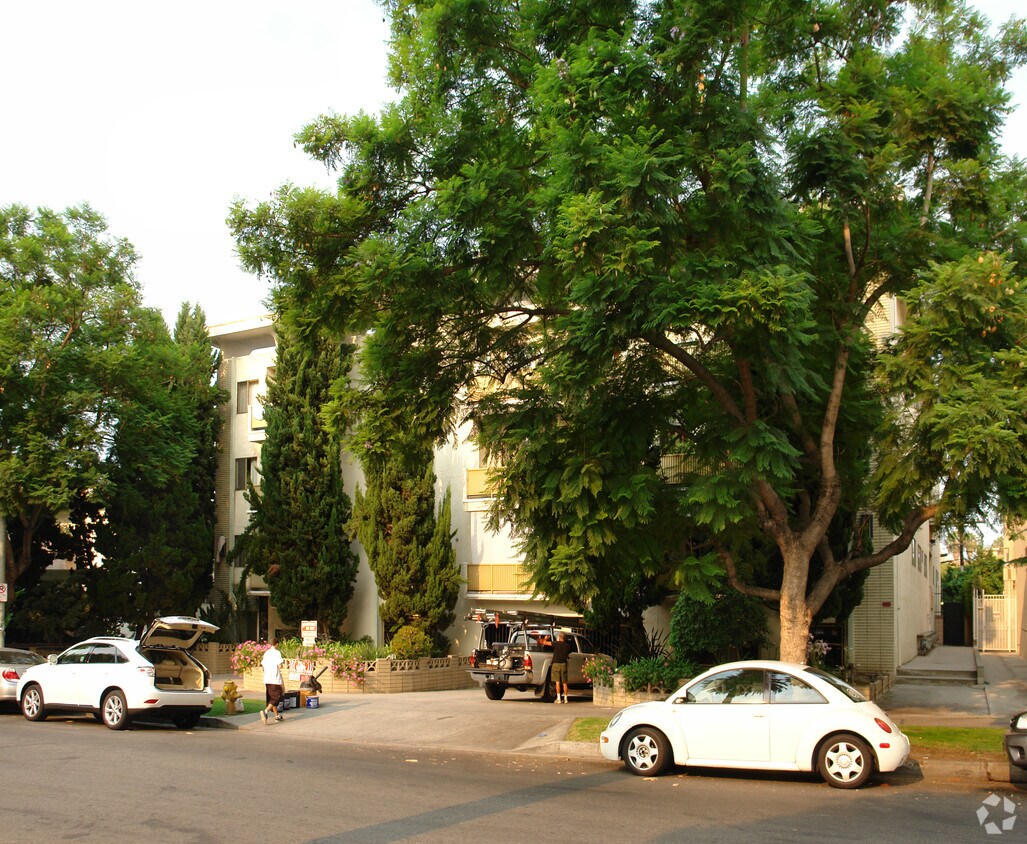 Primary Photo - 1411 N Poinsettia Pl