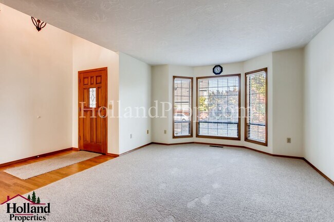 Foto del edificio - Coming Soon! Beautiful Portland Home in Bethany Neighborhood!!!
