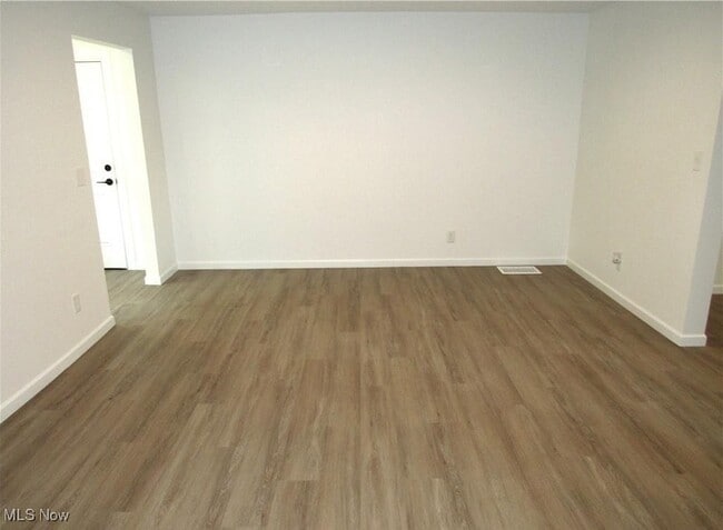 Building Photo - 5265 W 149th St