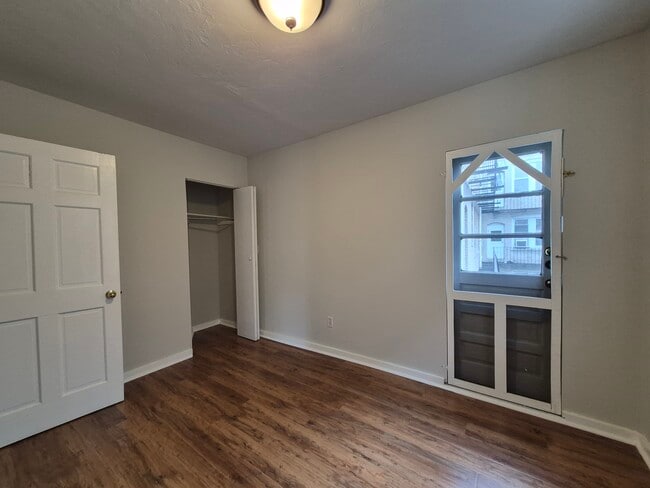 Building Photo - 214 Hanover St