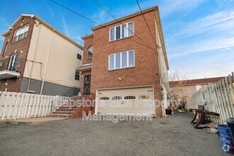 Building Photo - 141-143-143 Norfolk St