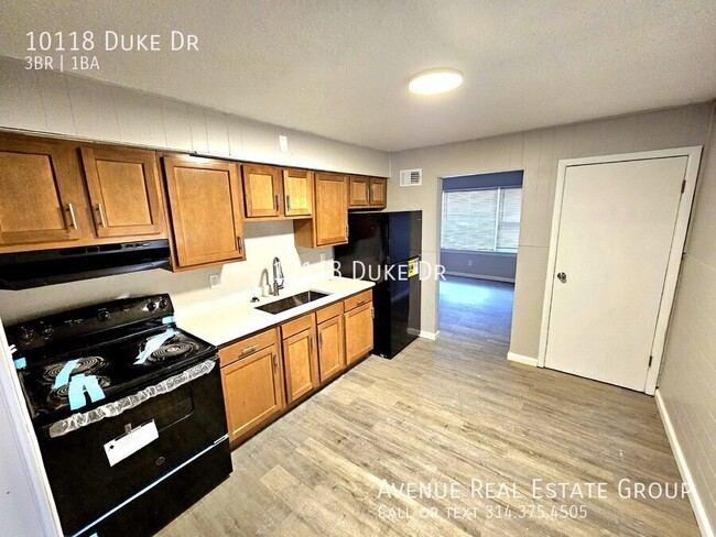 Building Photo - 3-Bedroom Retreat with 1072 Sq. Ft. of Com...