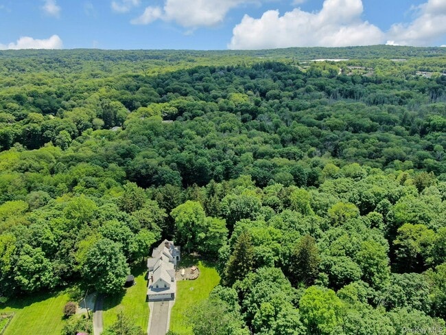 Building Photo - 314 Haverstraw Rd