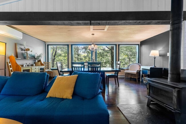 Photo du bâtiment - 1896 Chem. du Domaine