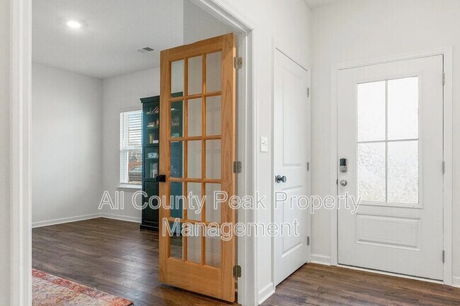 Foto del edificio - 6127 Prickly Lp