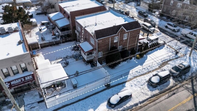 Building Photo - 1701 Burnett St