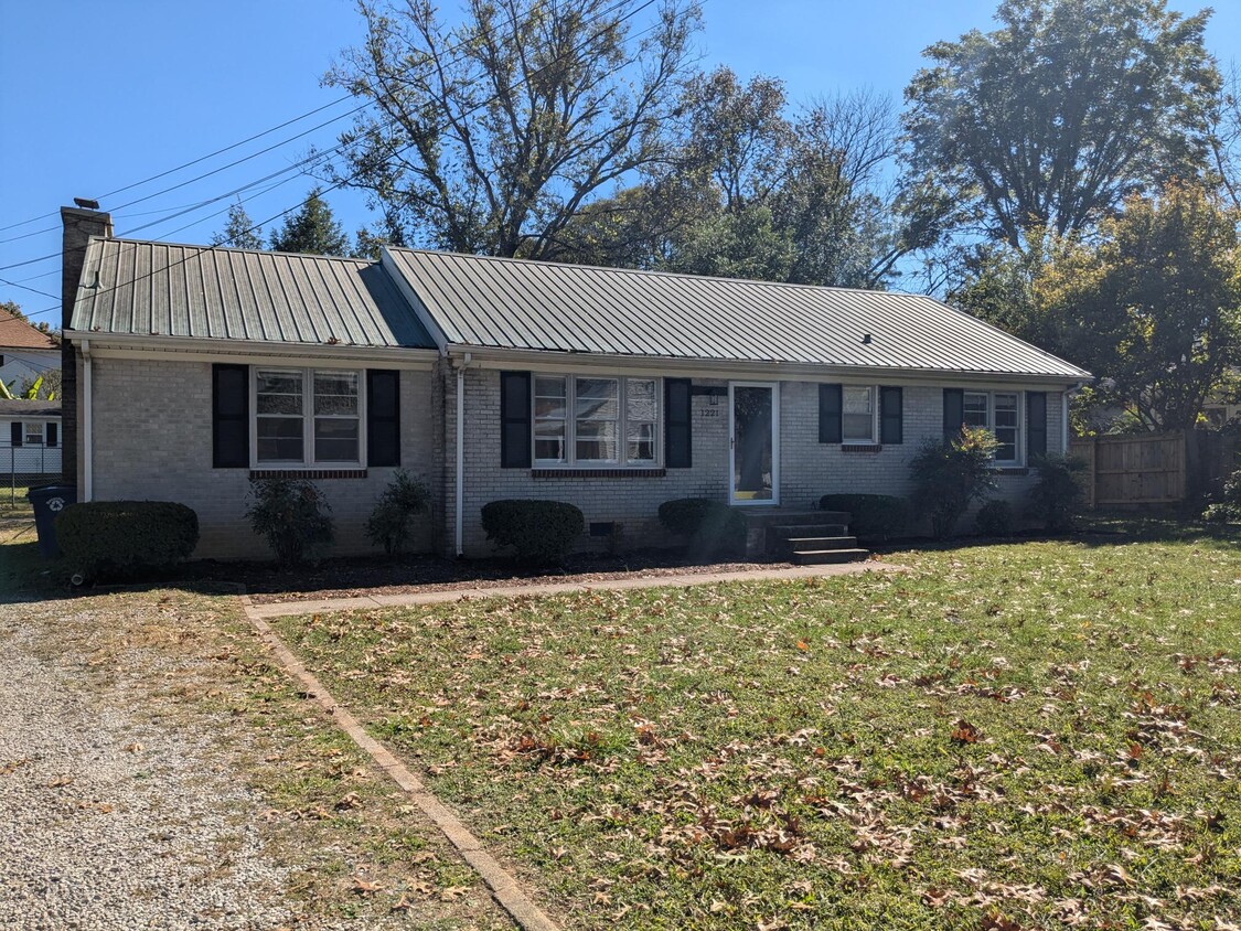 Foto principal - 1221 Adams St