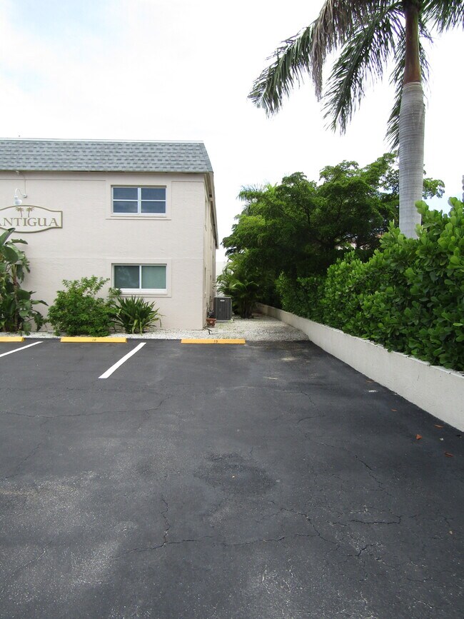 Foto del edificio - 612 Guild Dr