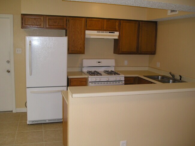 Foto del edificio - 5810 Twisted Pine Ct