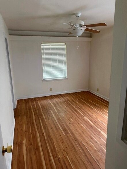 Foto del edificio - 1402 Hillcrest Dr