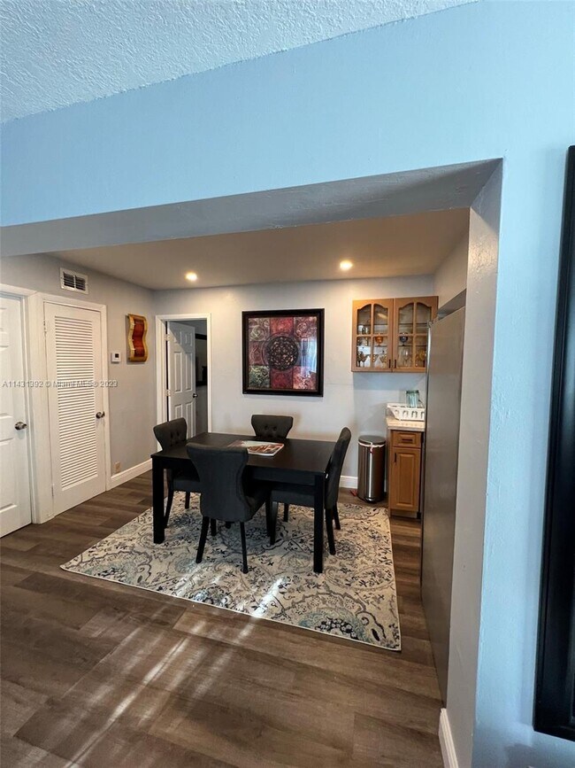 Foto del edificio - 1509 N Andrews Ave