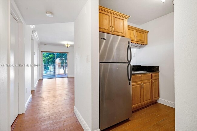 Building Photo - 2441 SW 31st Ave