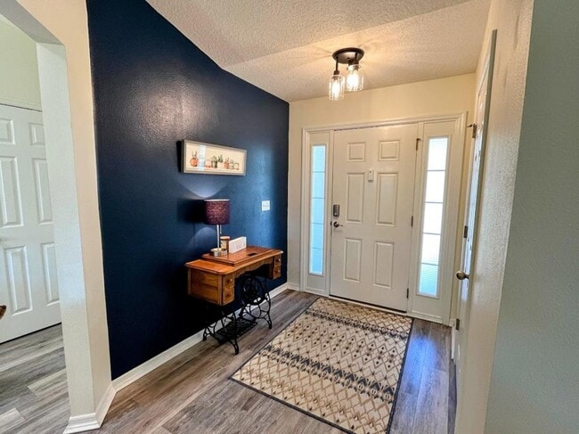 Foto del edificio - 33 Wheeling Ln