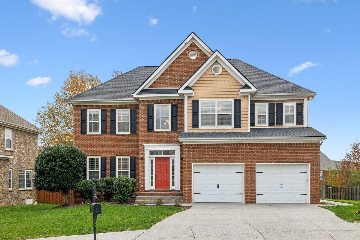 Primary Photo - Immaculate 4-bedroom, 2.5-bath home in the...