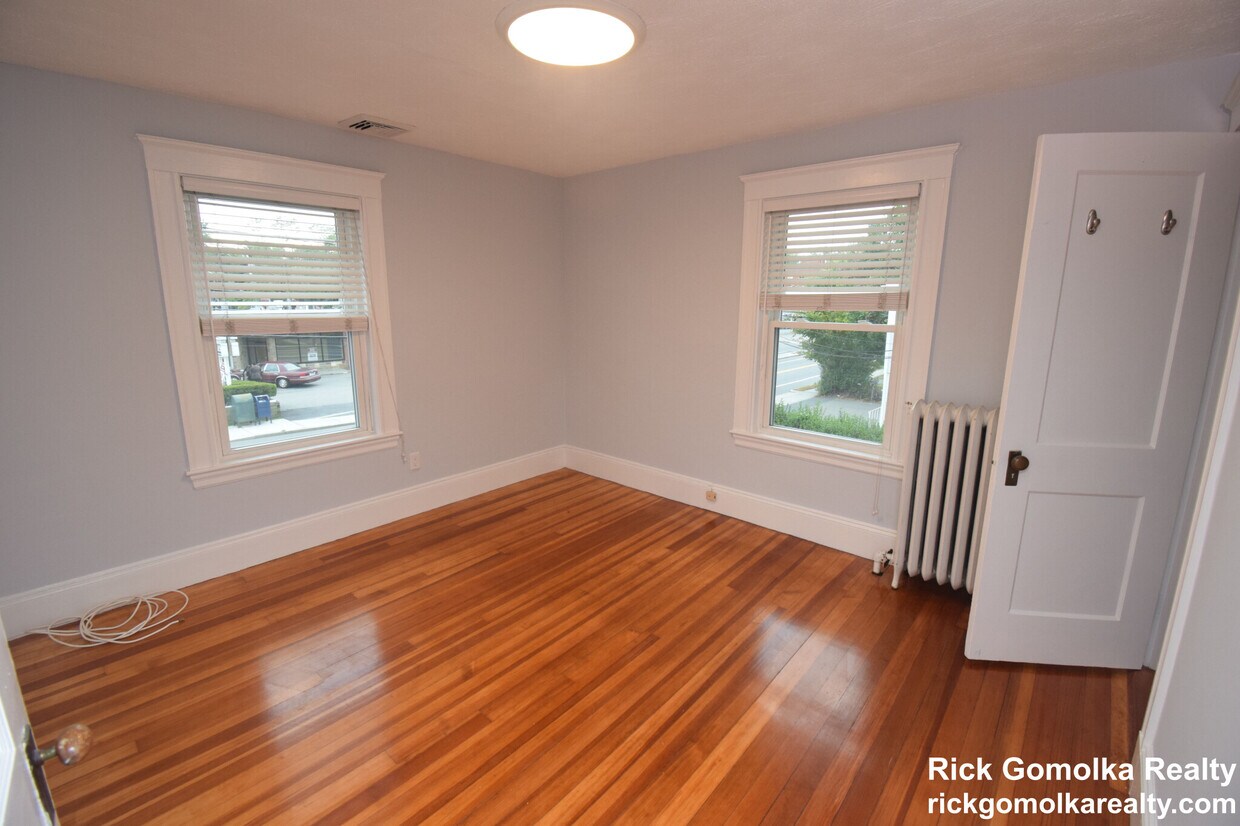 Primary Photo - 1133 Beacon St