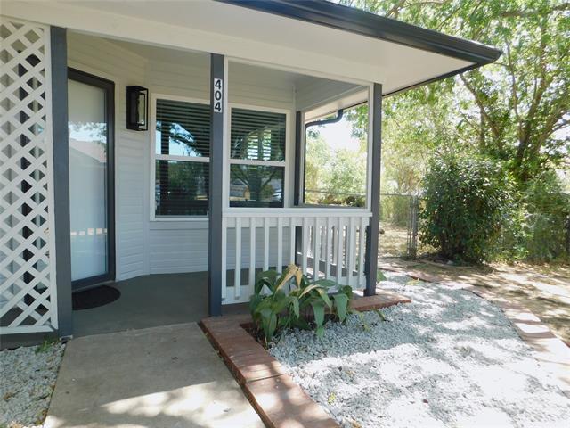 Foto del edificio - 404 Woodson Cir