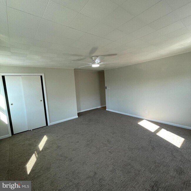 Foto del edificio - 2721 E Somerset St