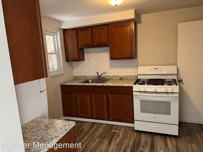 Building Photo - 3 br, 1 bath House - 912 Frey Rd