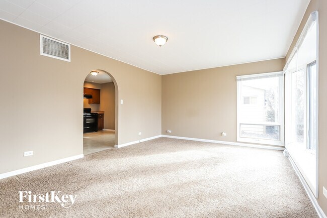 Building Photo - 355 N Westmore Ave