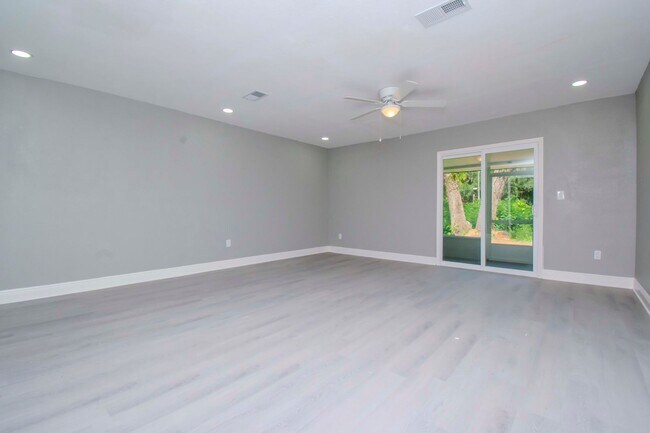 Foto del edificio - 1313 Eagleview Dr