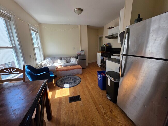Building Photo - 43 Teele Ave