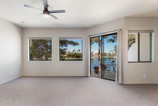 Building Photo - 8270 N Hayden Rd