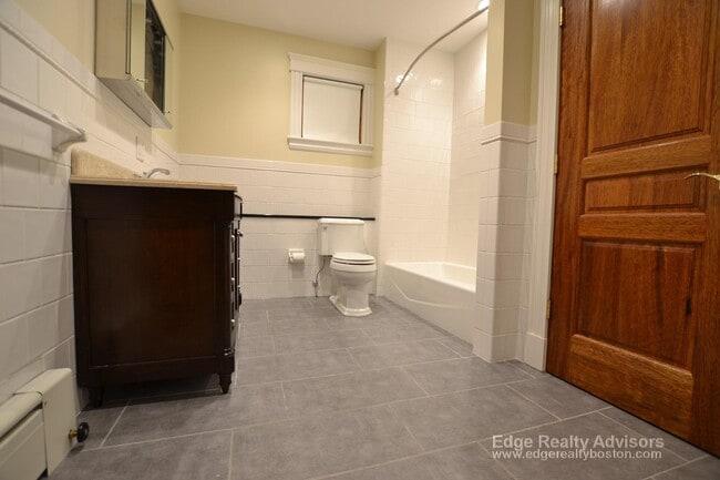 Building Photo - 44 Gerrish St