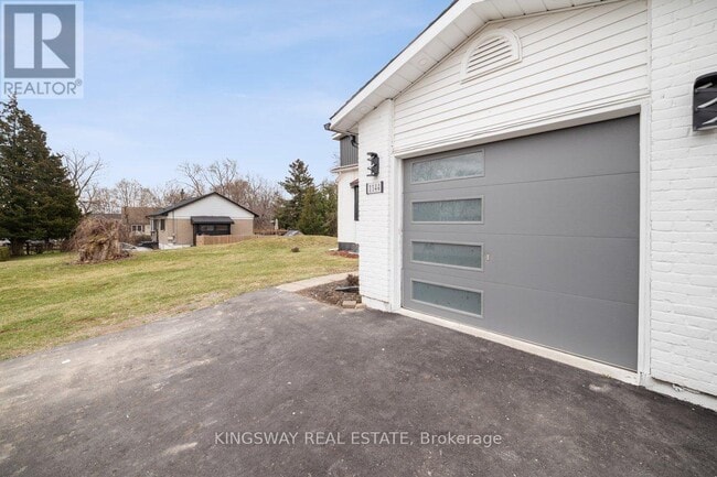 Building Photo - 1144 Fisher Ave
