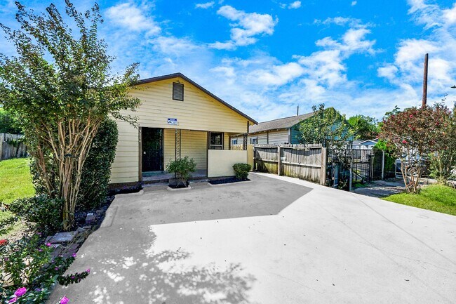 Foto del edificio - 3804 Lila St