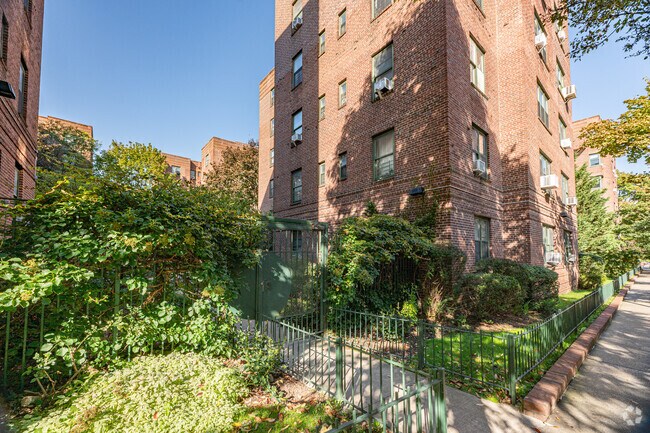 Building Photo - 3420 79th St