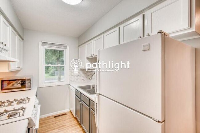 Building Photo - 16566 Foliage Avenue West, Lakeville, MN, ...