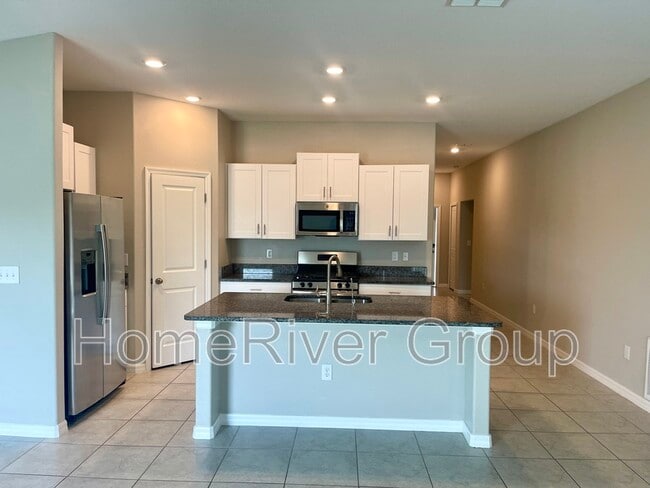 Building Photo - 10379 Alder Green Dr