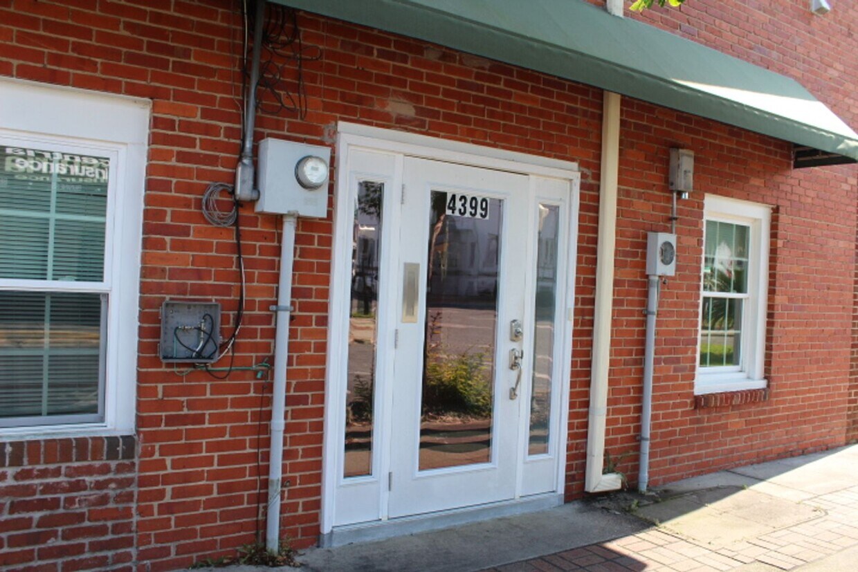 Primary Photo - Executive Apartment
