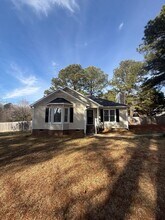 Building Photo - 1024 Deep Canyon Dr