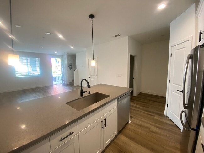 Building Photo - Stunning, brand new 3BD/2.5BA home in Righetti Ranch
