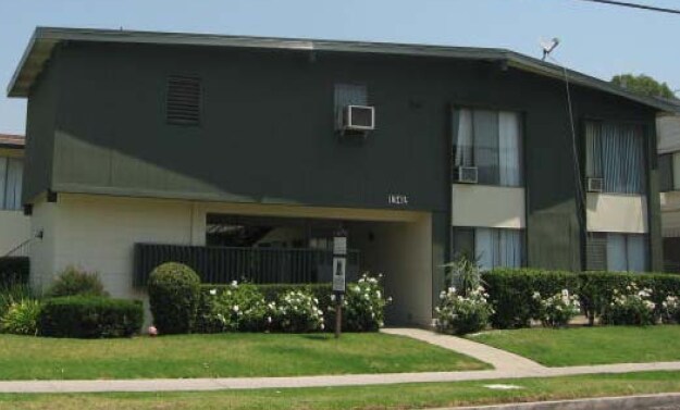 Building Photo - 13415 Victory Blvd