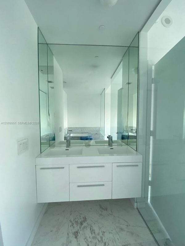 Foto del edificio - 480 NE 31st St