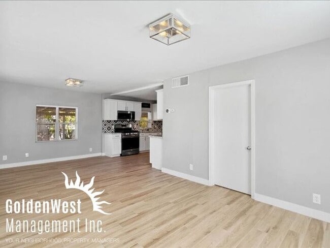 Building Photo - Spacious 3Bdm 1Ba Home In Central Phoenix!