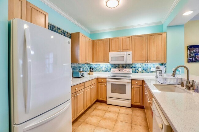 Foto del edificio - $500 OFF FIRST MONTH-Beautifully Furnished 3 Bed 2.5 Bath Home in the Sanctuary of the Key West G...