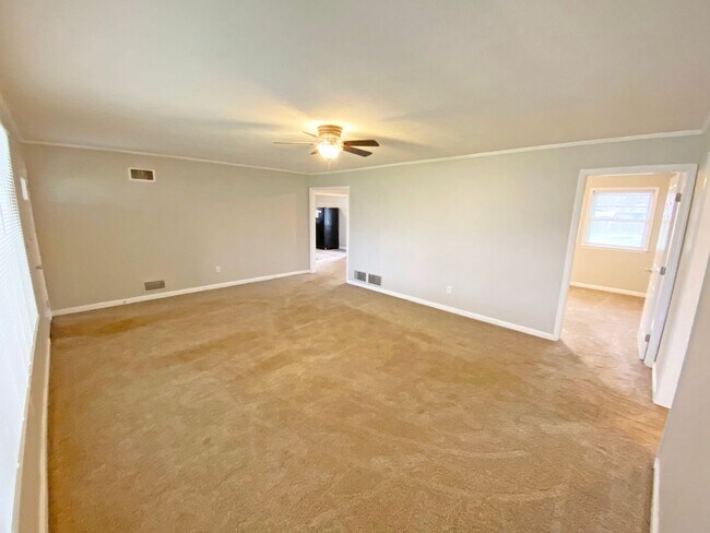 Building Photo - Lyn Drive Home **Coming Soon**