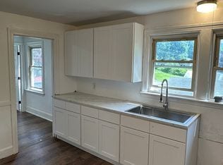 3 Bed 1 Bath - 3 Bed 1 Bath