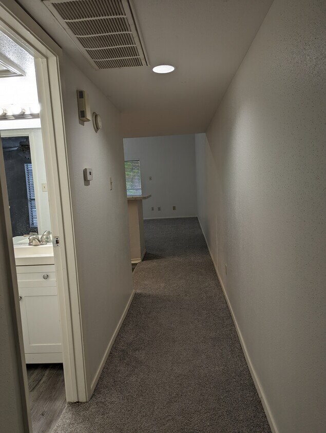 Foto del edificio - 14777 Wunderlich Dr