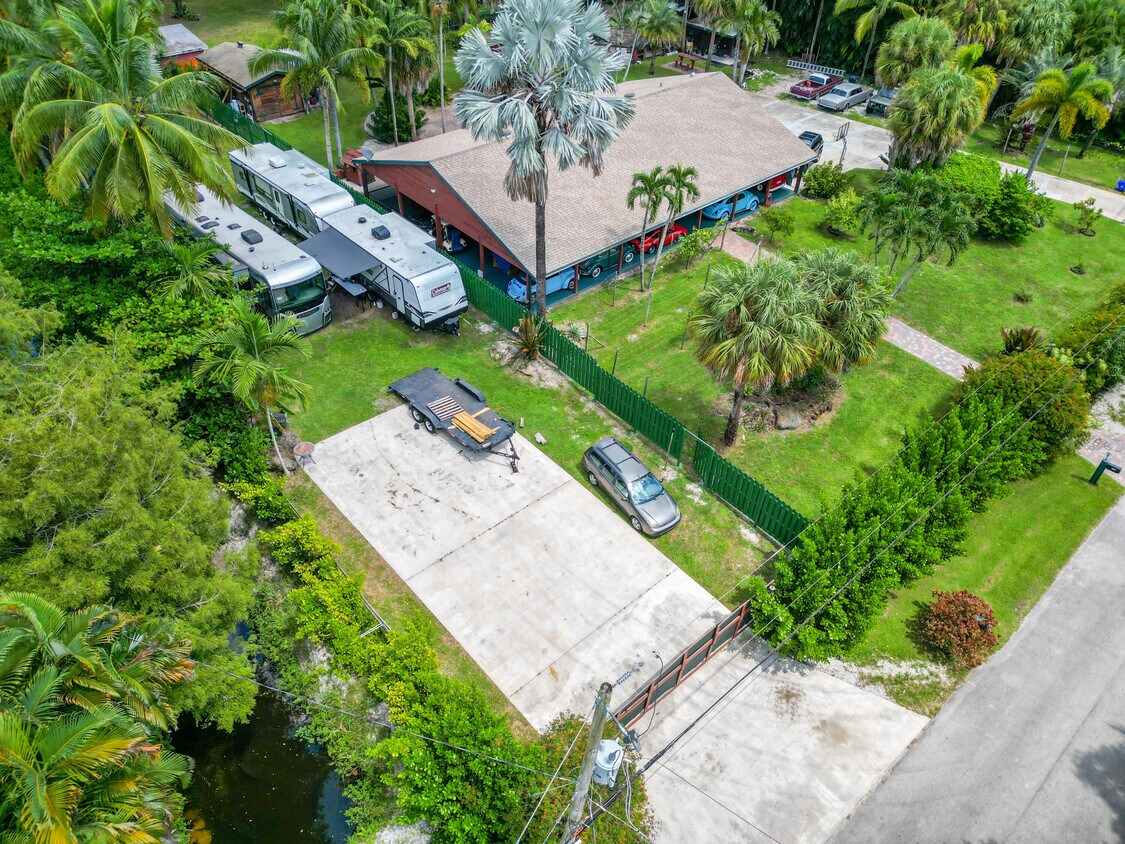 Primary Photo - 9353 Pinion Dr