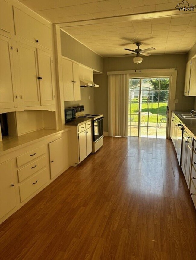 Foto del edificio - 1809 McGregor Ave