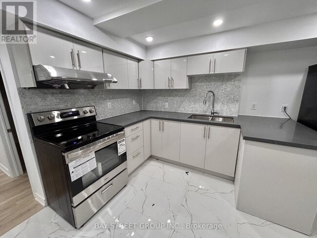 Building Photo - 6 Creekwood Dr